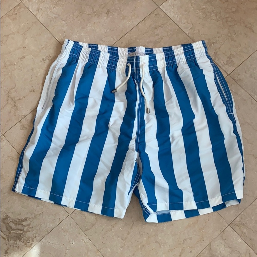 Men Solid And Striped Shorts